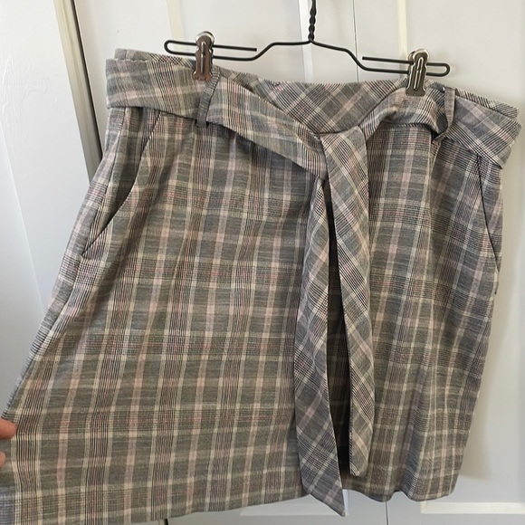 Cute RW&Co checkered skirt with pockets - Picture 1 of 3